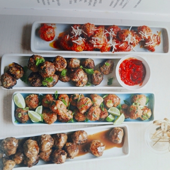 Martha Stewart's Appetizers Cocktail Cookbook 2015 First Edition Hardback - Picture 4 of 14